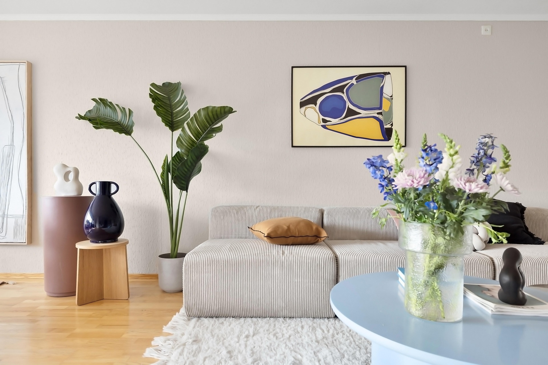 23555986-living-room-8368673_1920